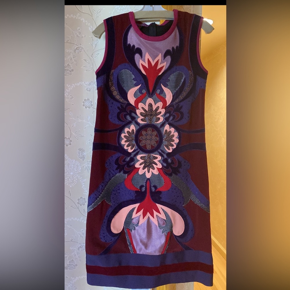 Vivienne Tam Size O knit dress.